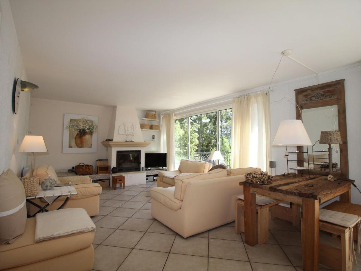 Charming Holiday On A Secured Private Domain With Large Swimming Pool * Fréjus